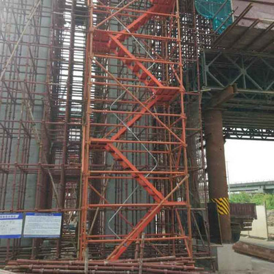 聚力安全，筑牢防線——論建筑施工安全爬梯與高空作業通道的重要性